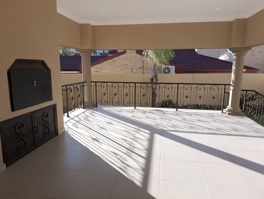 5 Bedroom Property for Sale in Kiepersol Free State